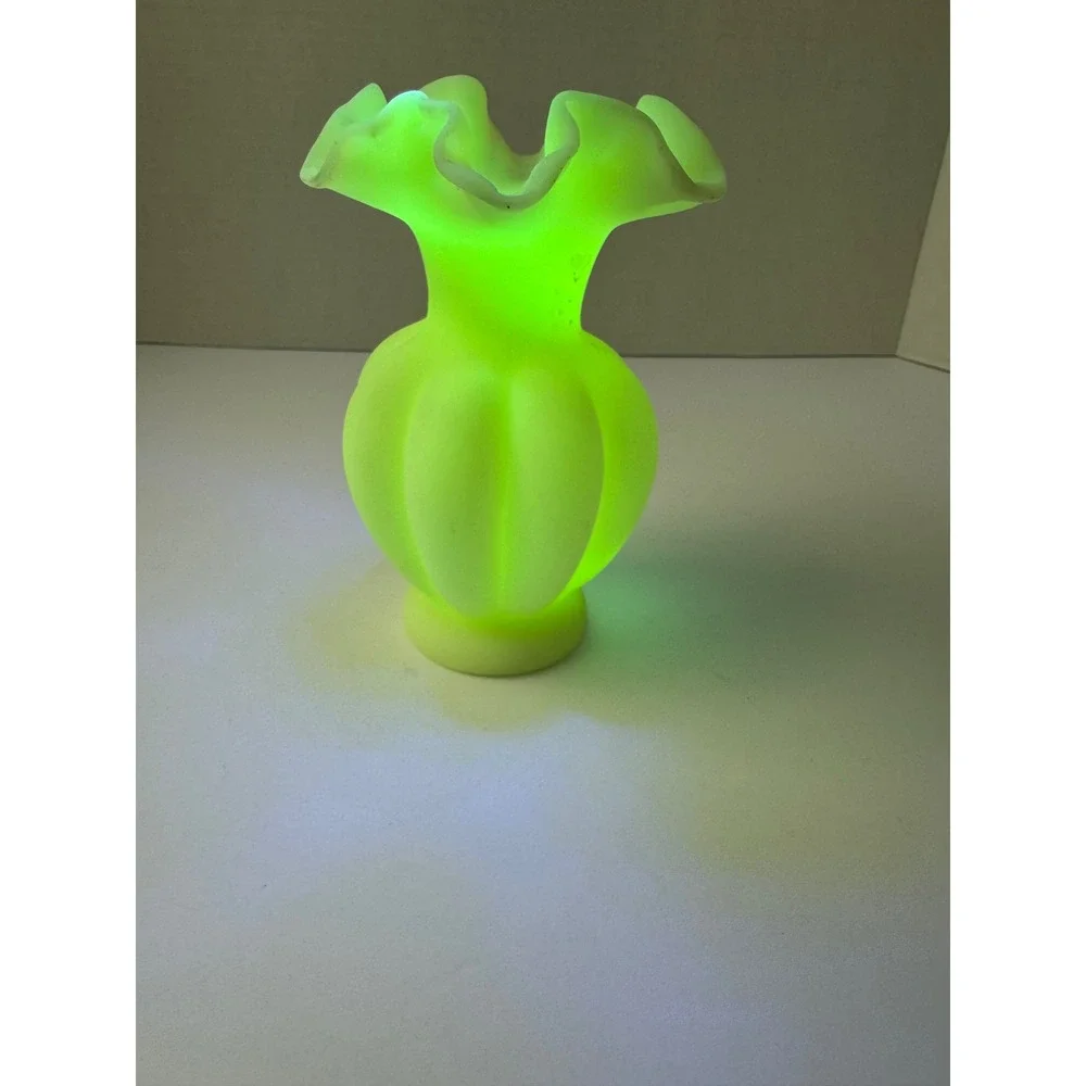Fenton vintage custard